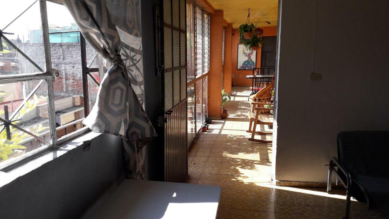 El Laberinto Hospedaje En Casa モレリア エクステリア 写真