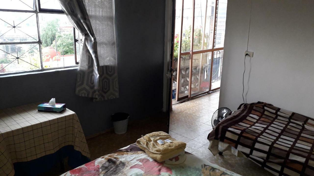 El Laberinto Hospedaje En Casa モレリア エクステリア 写真